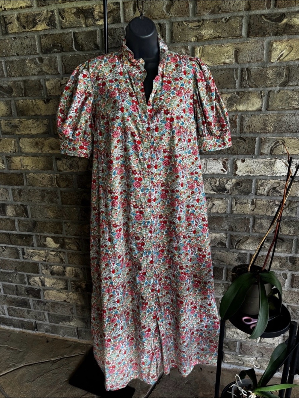 HYACINTH HOUSE
Red Floral Ruffle Collar Louisa
Maxi Dress Size L - Picture 4 of 13